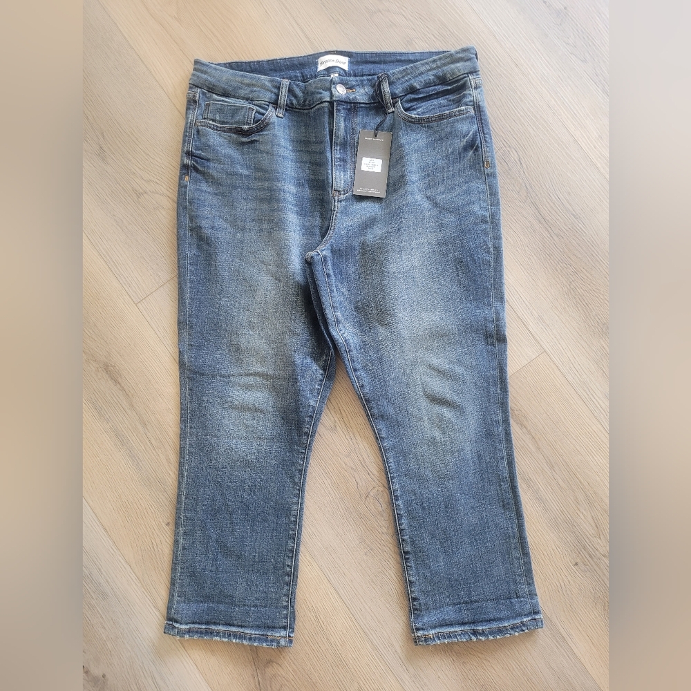 Wmns Studio Blue Jeans Size 33 NWT